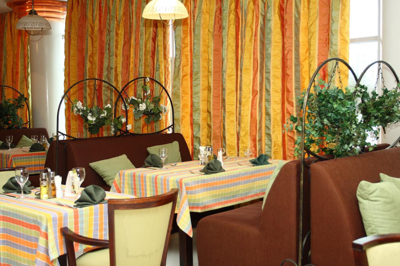Slavinasport Hotel Zhlobin Extérieur photo