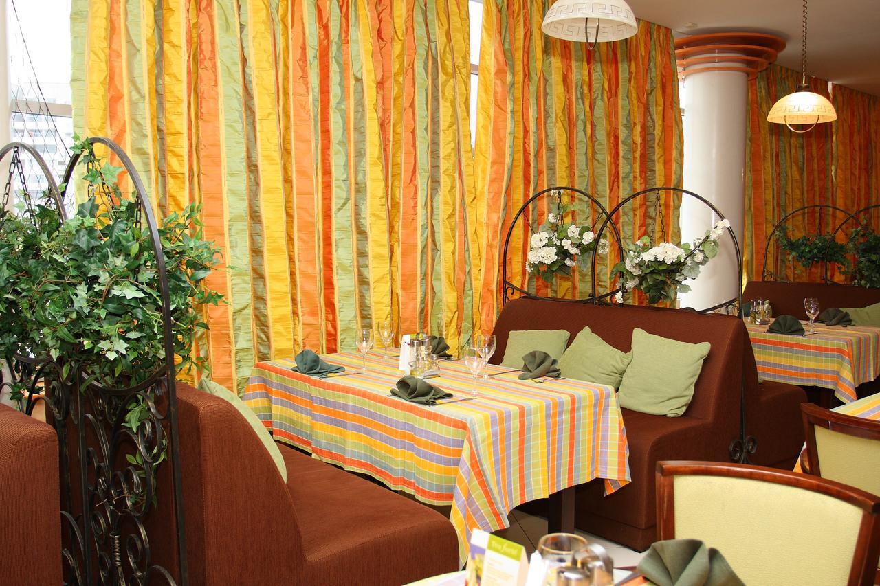 Slavinasport Hotel Zhlobin Extérieur photo